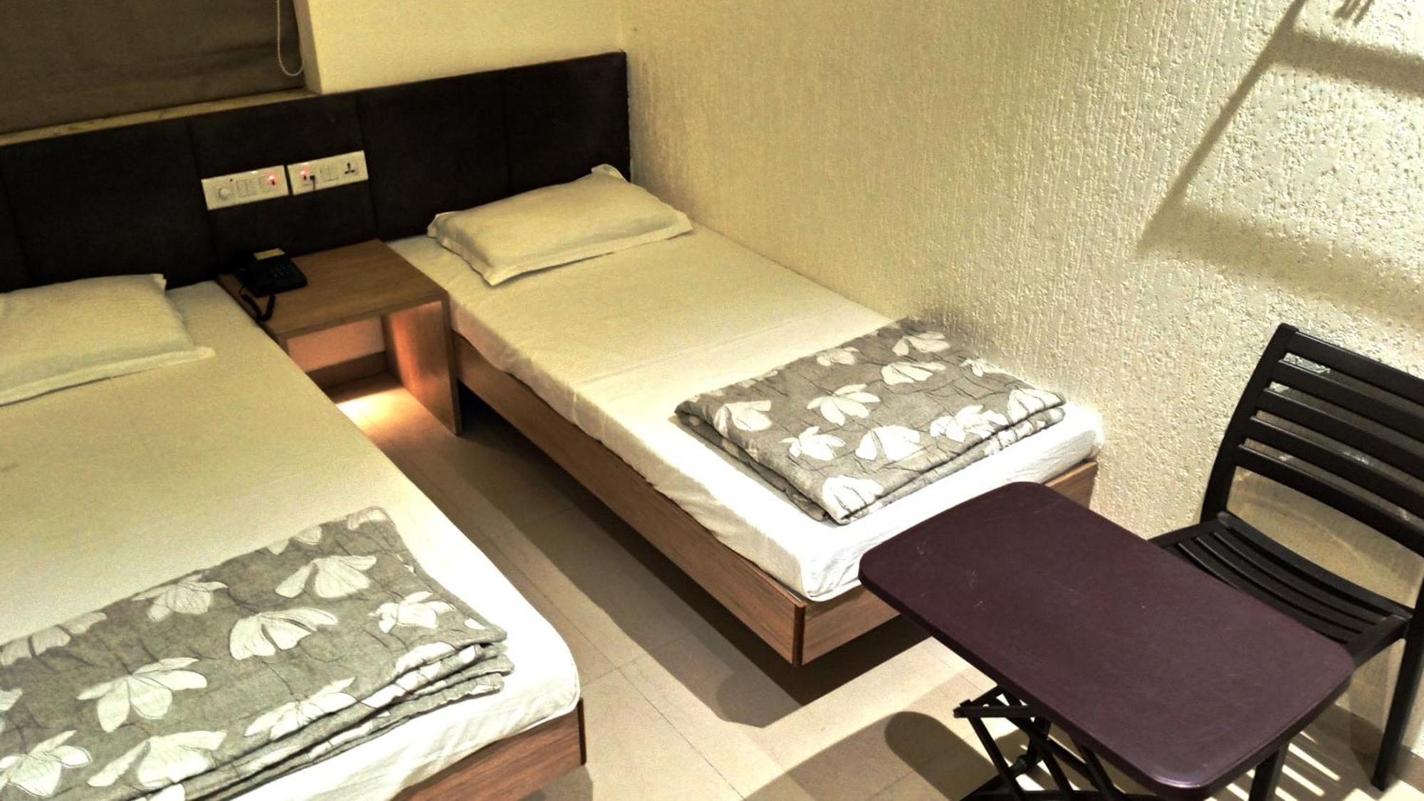 Hotel Ramniwas Jalgaon Esterno foto