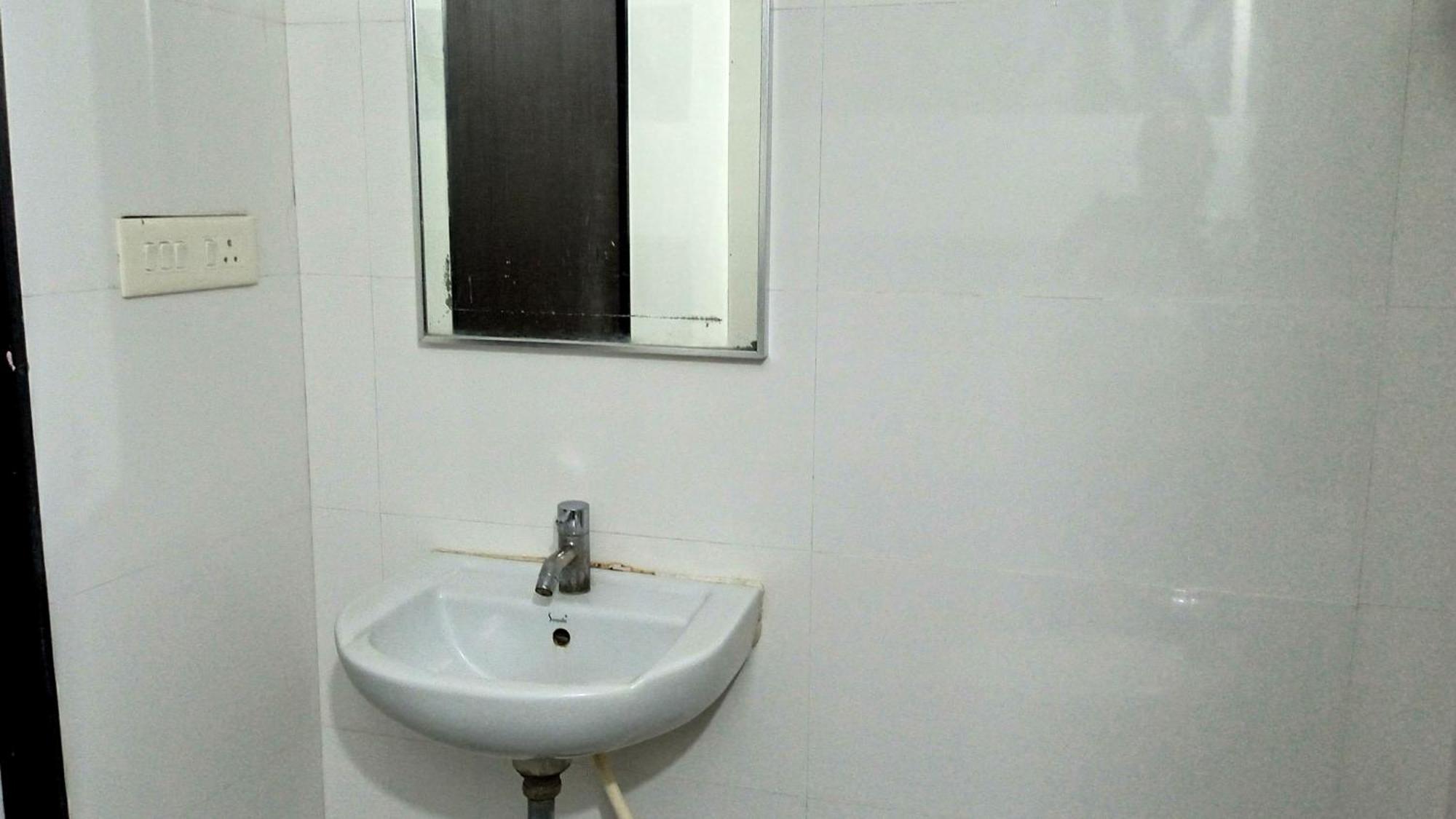 Hotel Ramniwas Jalgaon Esterno foto