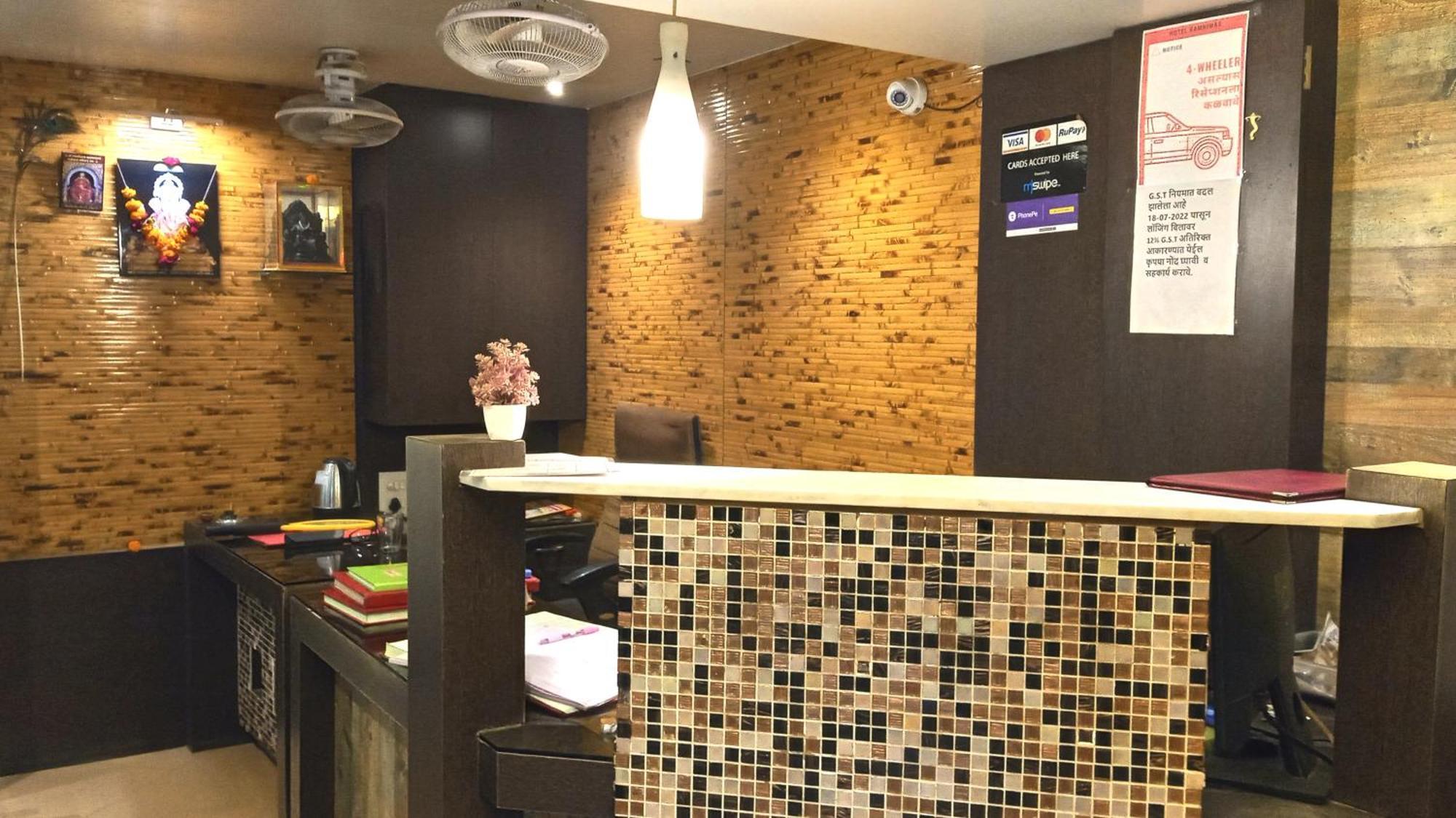 Hotel Ramniwas Jalgaon Esterno foto
